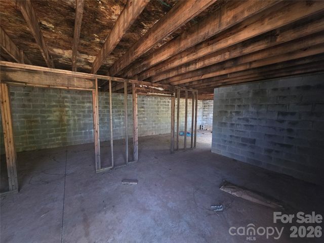 68 Nancy Tolley Street, Marion, NC 28752