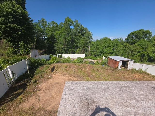 68 Nancy Tolley Street, Marion, NC 28752
