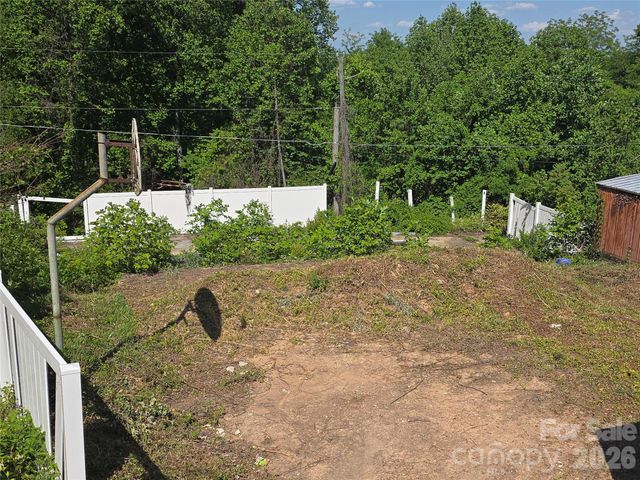 68 Nancy Tolley Street, Marion, NC 28752