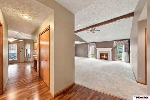 7100 Beaver Creek Lane, Lincoln, NE 68516