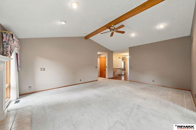 7100 Beaver Creek Lane, Lincoln, NE 68516