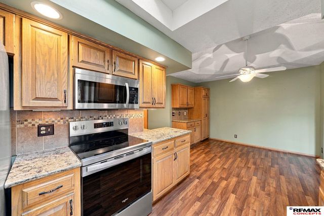 7100 Beaver Creek Lane, Lincoln, NE 68516