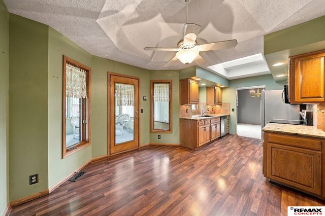 7100 Beaver Creek Lane, Lincoln, NE 68516