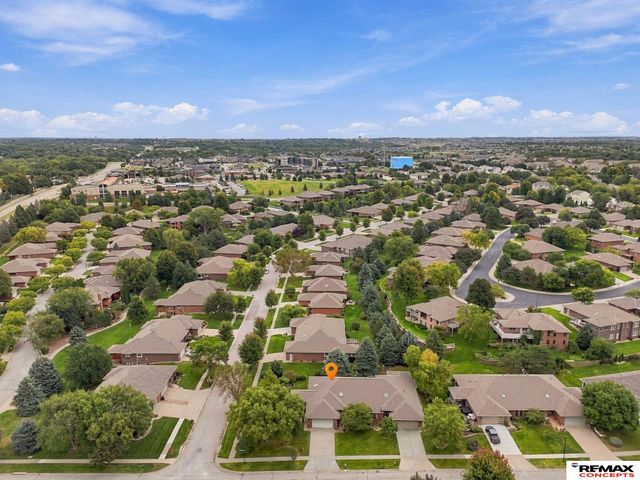 7100 Beaver Creek Lane, Lincoln, NE 68516