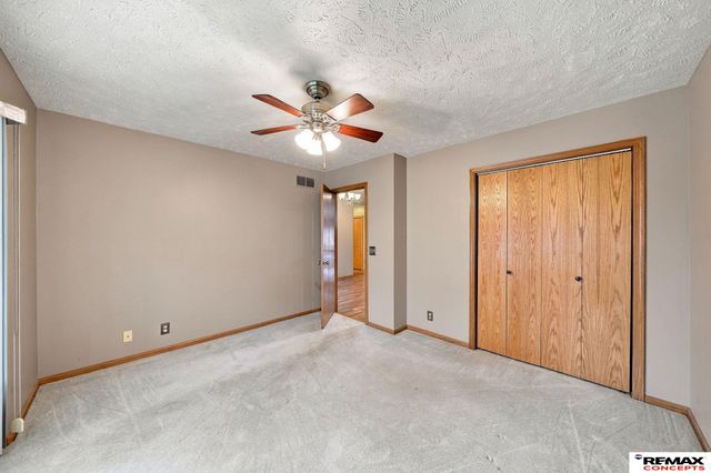 7100 Beaver Creek Lane, Lincoln, NE 68516