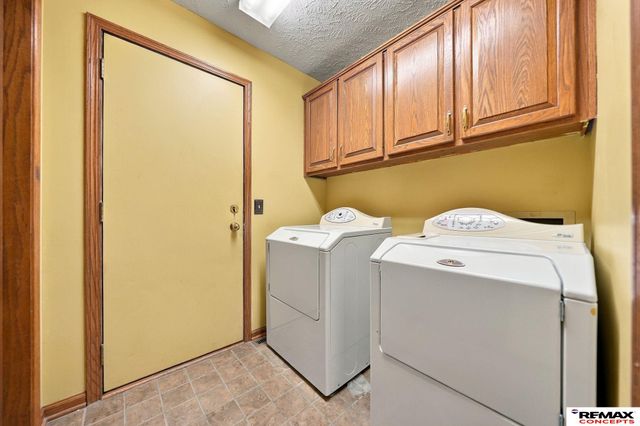 7100 Beaver Creek Lane, Lincoln, NE 68516