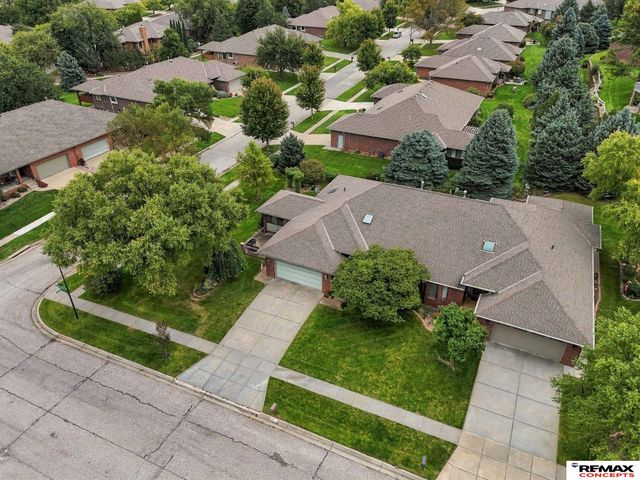 7100 Beaver Creek Lane, Lincoln, NE 68516