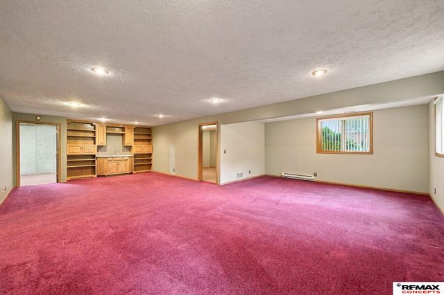 7100 Beaver Creek Lane, Lincoln, NE 68516