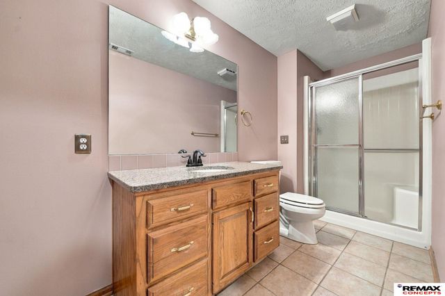 7100 Beaver Creek Lane, Lincoln, NE 68516