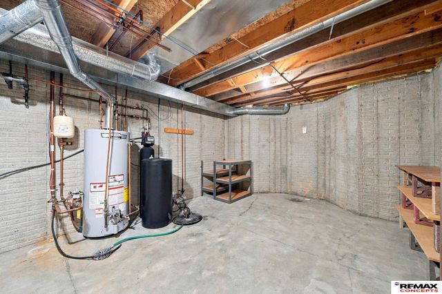 7100 Beaver Creek Lane, Lincoln, NE 68516