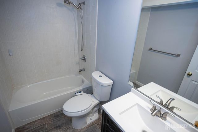 39 Puchala Drive, Sayreville, NJ 08859