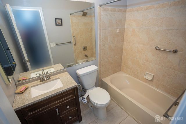 39 Puchala Drive, Sayreville, NJ 08859