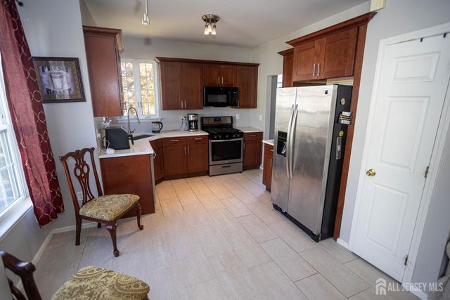 39 Puchala Drive, Sayreville, NJ 08859