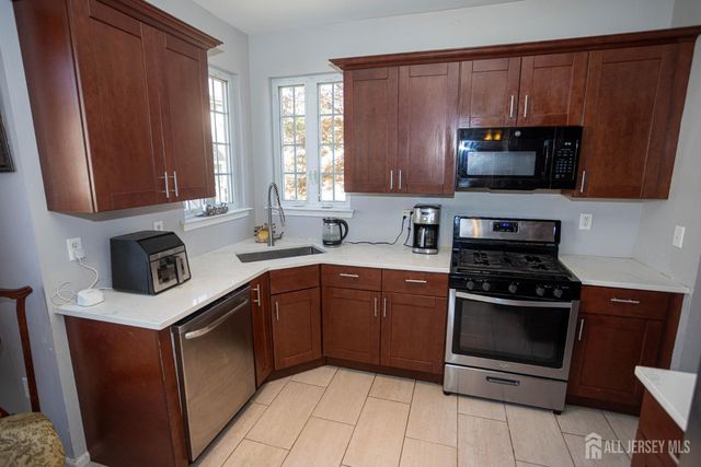 39 Puchala Drive, Sayreville, NJ 08859