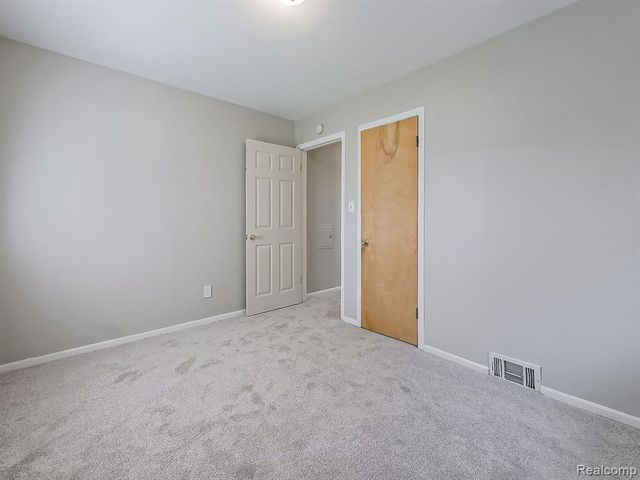 17694 Fox, Redford, MI 48240