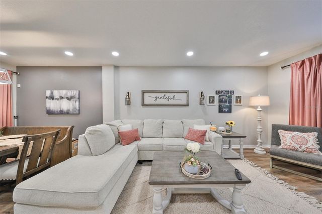 2127 GOLDEN OAK LANE, Valrico, FL 33594