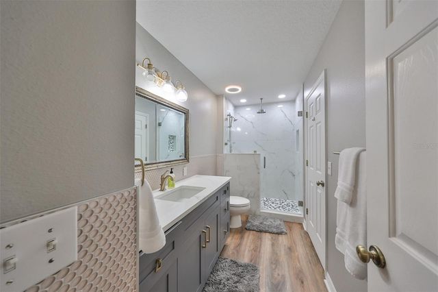 2127 GOLDEN OAK LANE, Valrico, FL 33594