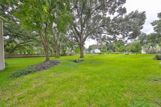 2127 GOLDEN OAK LANE, Valrico, FL 33594