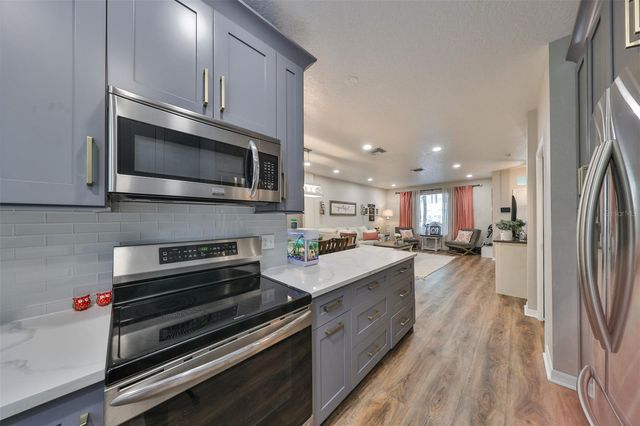 2127 GOLDEN OAK LANE, Valrico, FL 33594