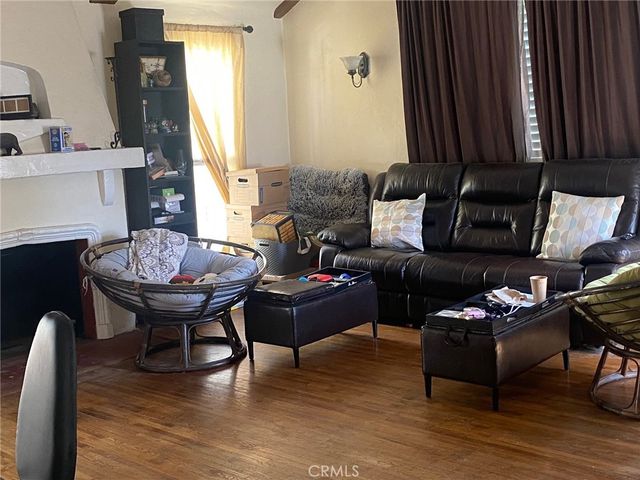 8725 S Denker, Los Angeles, CA 90047