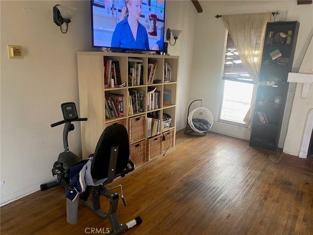 8725 S Denker, Los Angeles, CA 90047