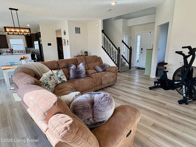 8735 Warbler Branch Way, Louisville, KY 40229