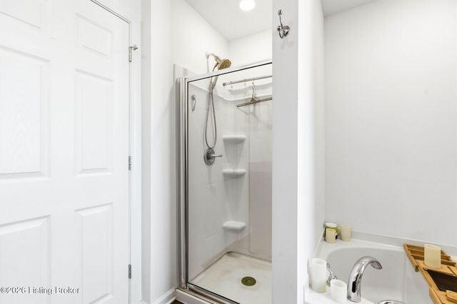 8735 Warbler Branch Way, Louisville, KY 40229