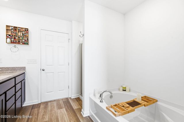 8735 Warbler Branch Way, Louisville, KY 40229