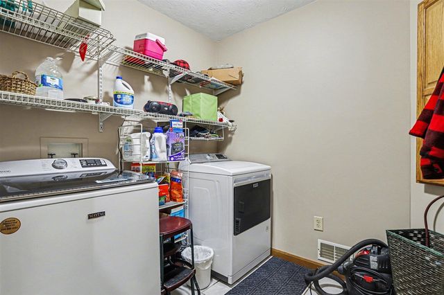 8362 E River Road, Battle Creek, MI 49014