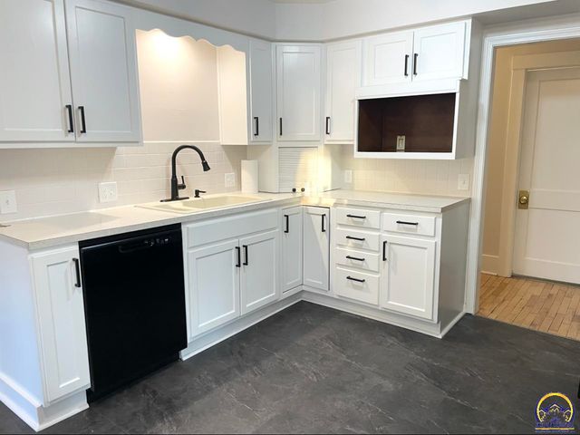 930 NW Harrison ST, Topeka, KS 66608