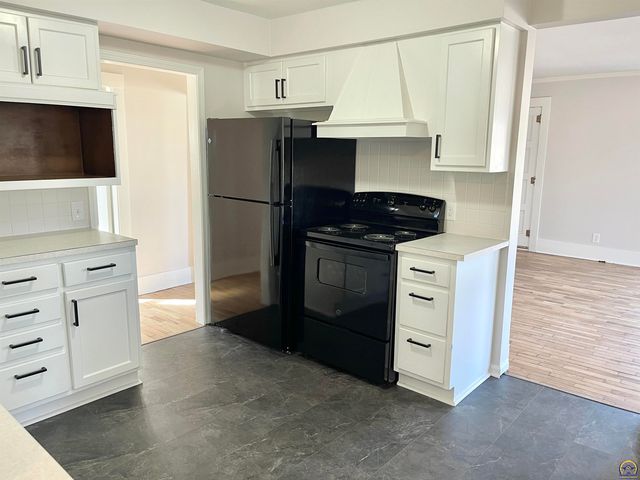 930 NW Harrison ST, Topeka, KS 66608