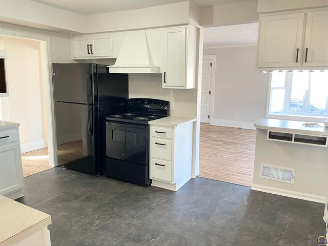 930 NW Harrison ST, Topeka, KS 66608