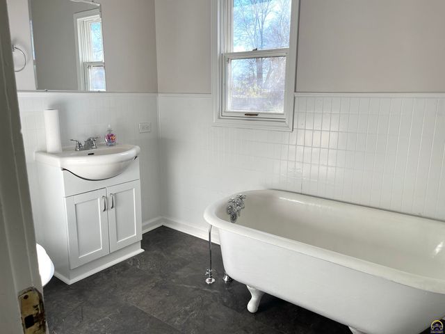 930 NW Harrison ST, Topeka, KS 66608