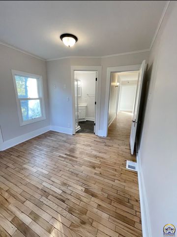 930 NW Harrison ST, Topeka, KS 66608