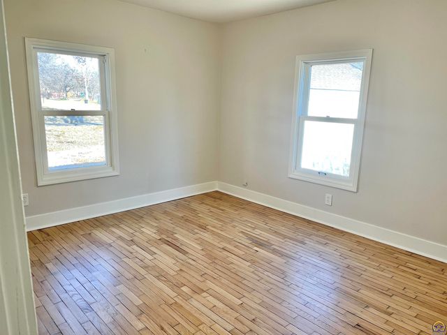 930 NW Harrison ST, Topeka, KS 66608