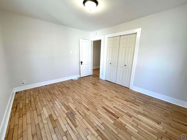 930 NW Harrison ST, Topeka, KS 66608