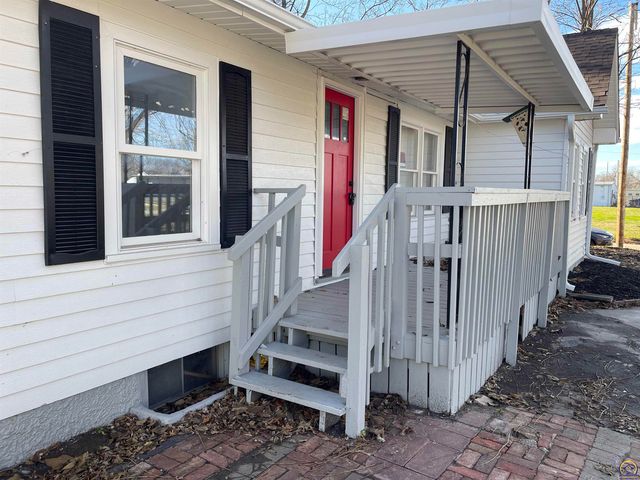930 NW Harrison ST, Topeka, KS 66608