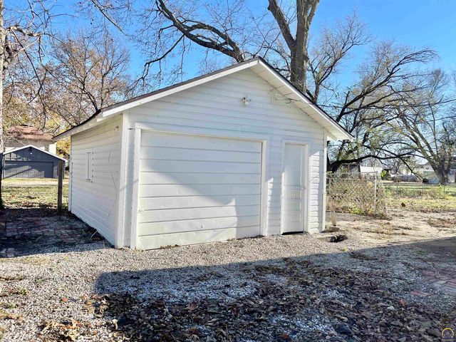 930 NW Harrison ST, Topeka, KS 66608