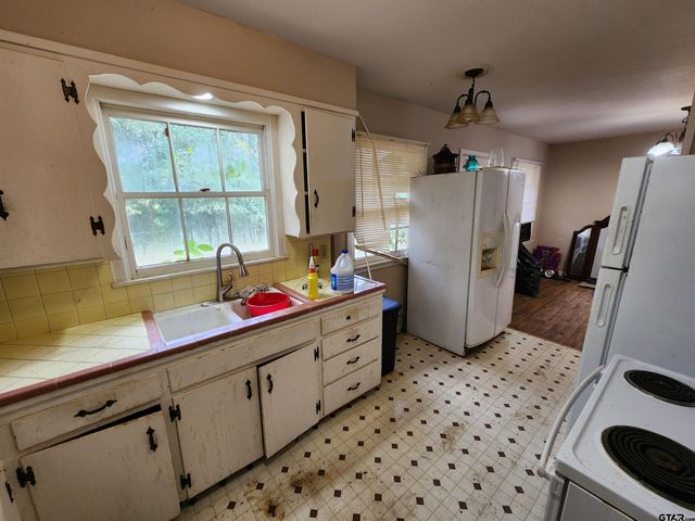 2314 Pleasant Drive, Tyler, TX 75701