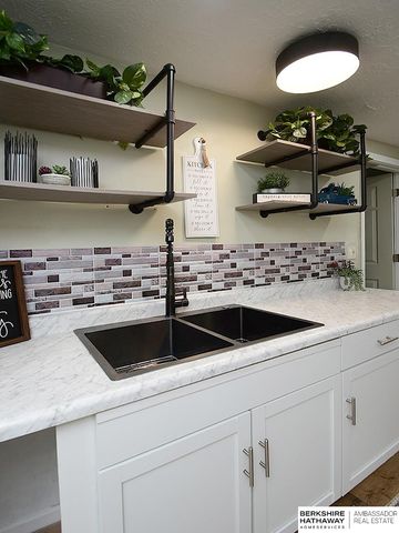 1235 N 7th Street, Lincoln, NE 68508