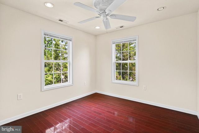 5115 BASS PL SE, Washington, DC 20019