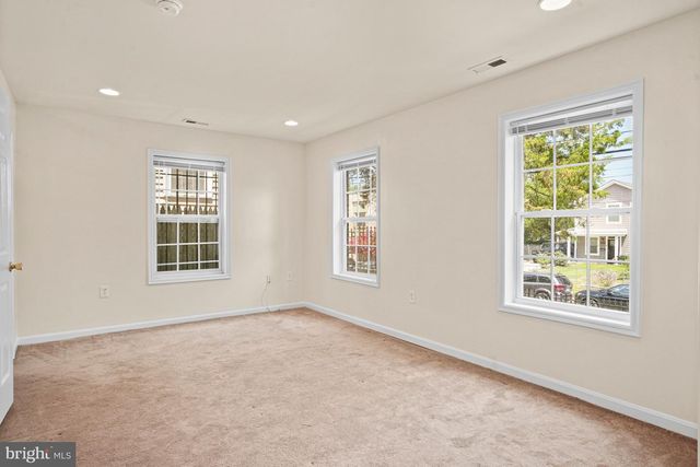 5115 BASS PL SE, Washington, DC 20019
