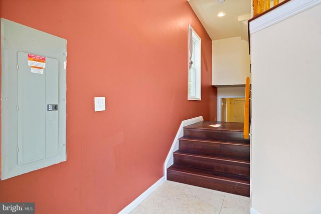 5115 BASS PL SE, Washington, DC 20019