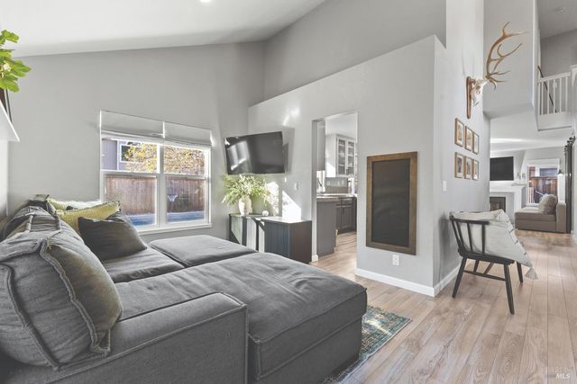 6417 Yale St, Windsor, CA 95492