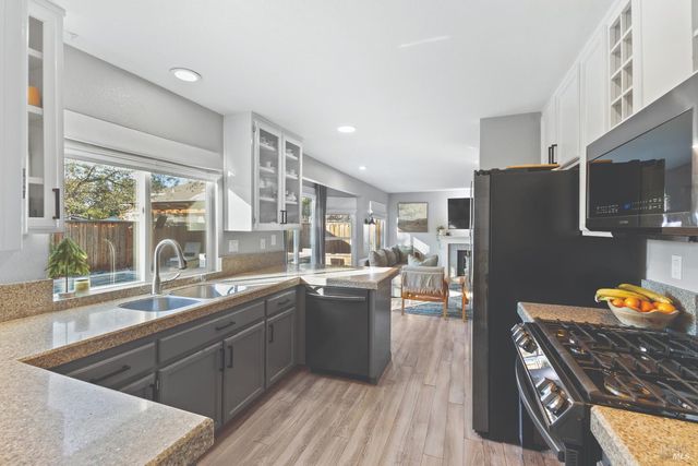 6417 Yale St, Windsor, CA 95492