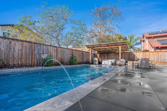 6417 Yale St, Windsor, CA 95492