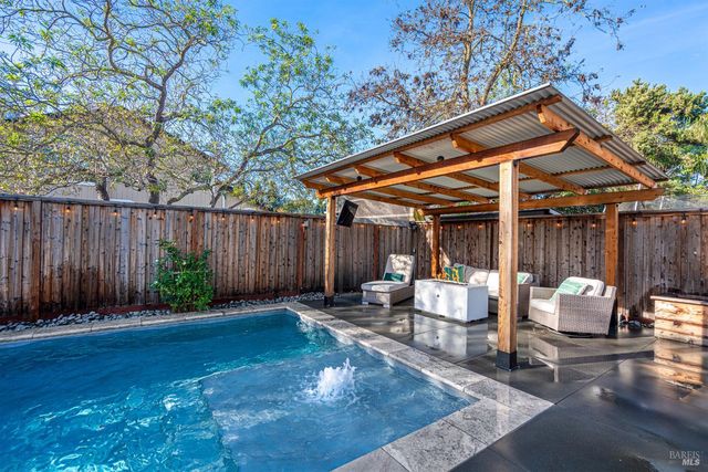 6417 Yale St, Windsor, CA 95492