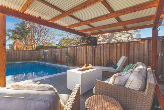 6417 Yale St, Windsor, CA 95492