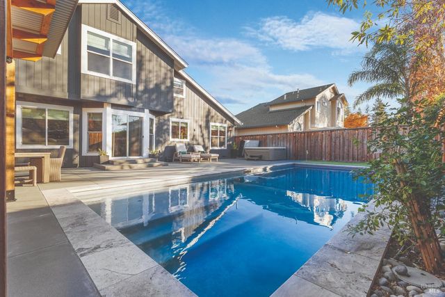 6417 Yale St, Windsor, CA 95492