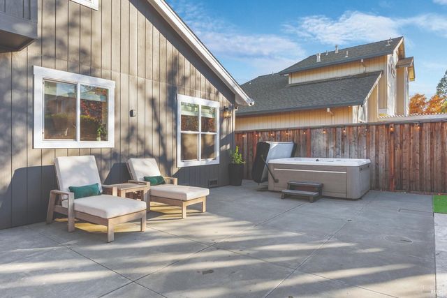 6417 Yale St, Windsor, CA 95492